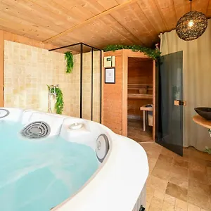 Ker Gana Sauna, Jacuzzi, Poele A Bois Plourin (Finistere)